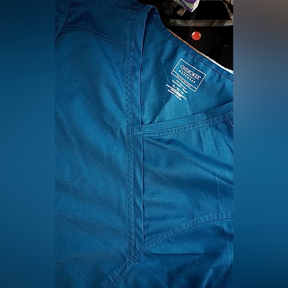 Cherokee Scrub Top - Picture 5 of 6